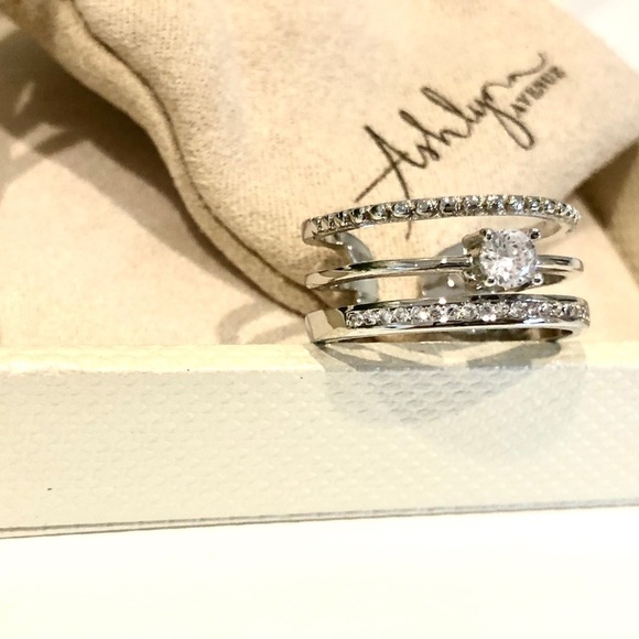 Ashlynn Avenue Aurora White Gold Trio Wrap Ring - Picture 5 of 8